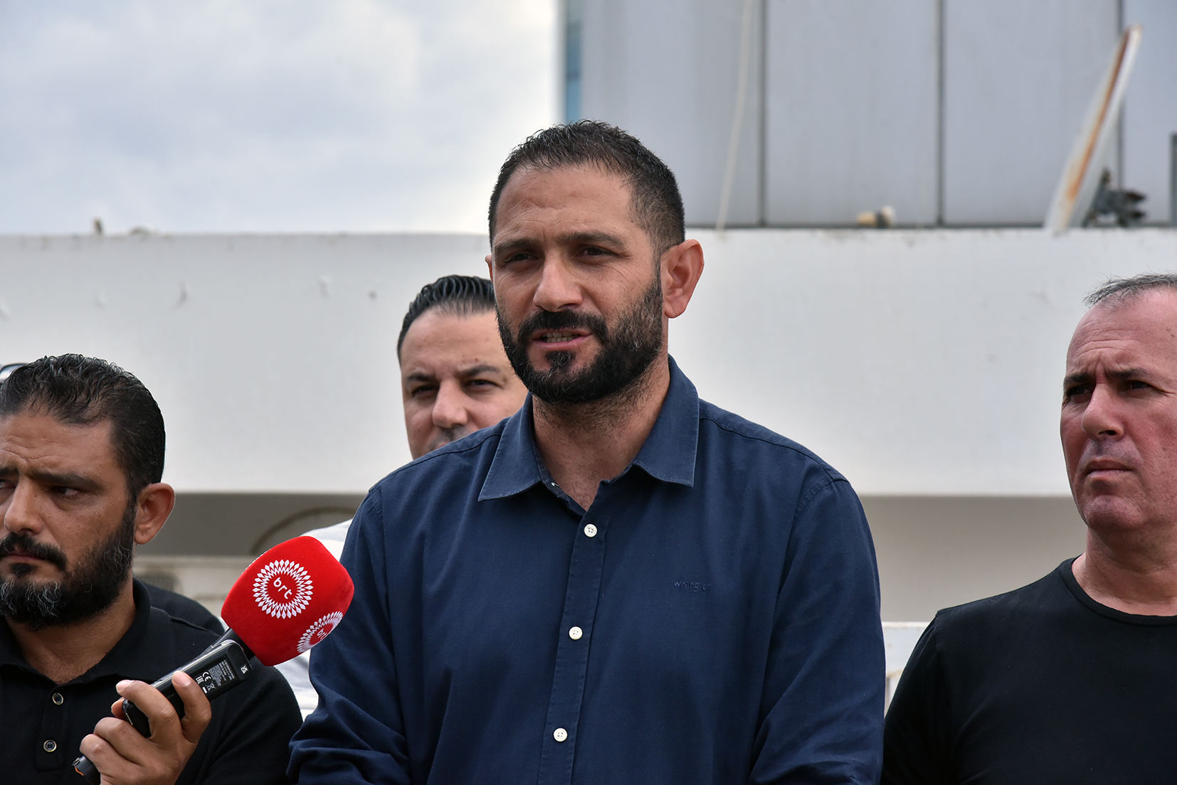 El‑Sen, Kıbrıs‑Teknoloji Yönetim Kurulu’nun seçim yasaklarını deldiğini iddia ederek resmi mercilere başvurdu