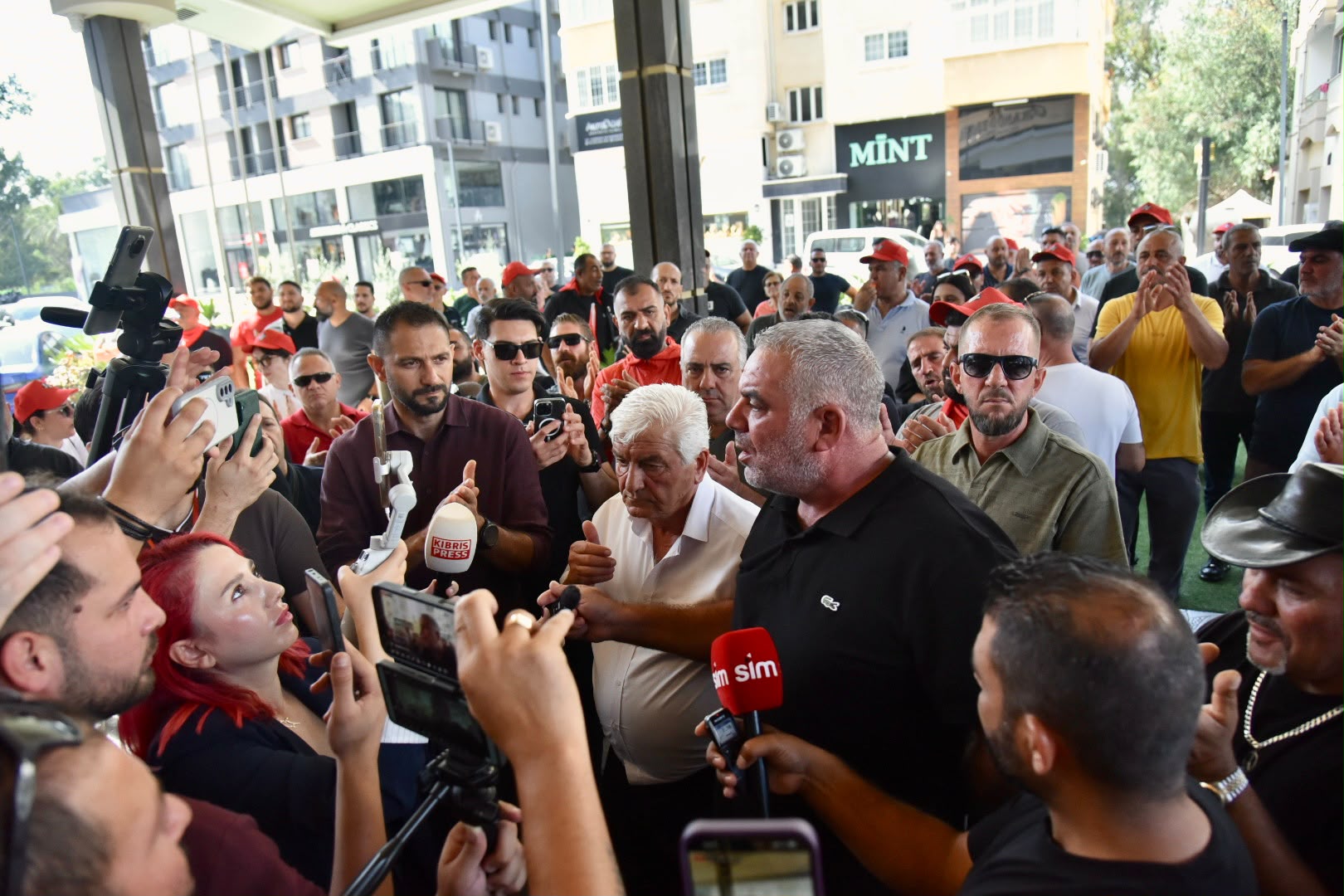 El‑Sen ve Destekçi Sendikalar Üstel Hükümetinin Proje Açıklamasını Sokakta Karşılıyor
