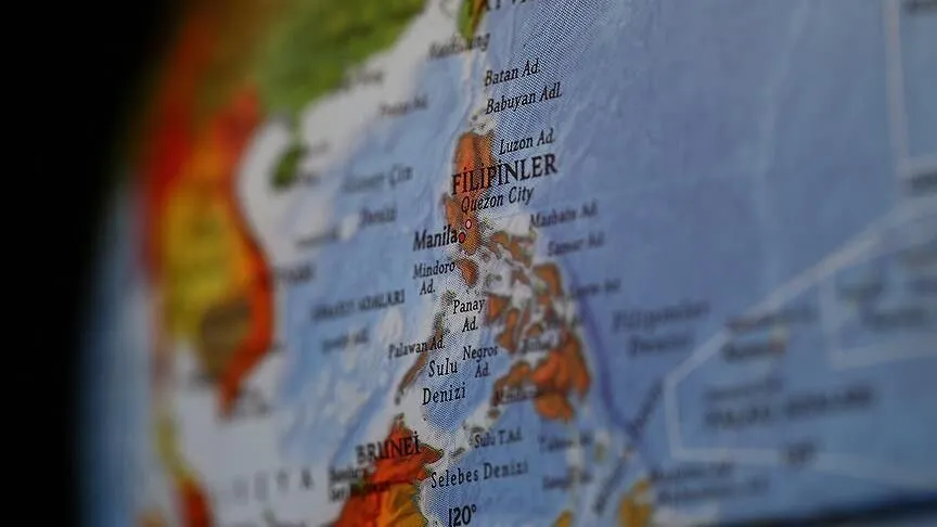Filipinler'de iki askeri eğitim uçağı havada çarpıştı: 4 pilot hayatını kaybetti