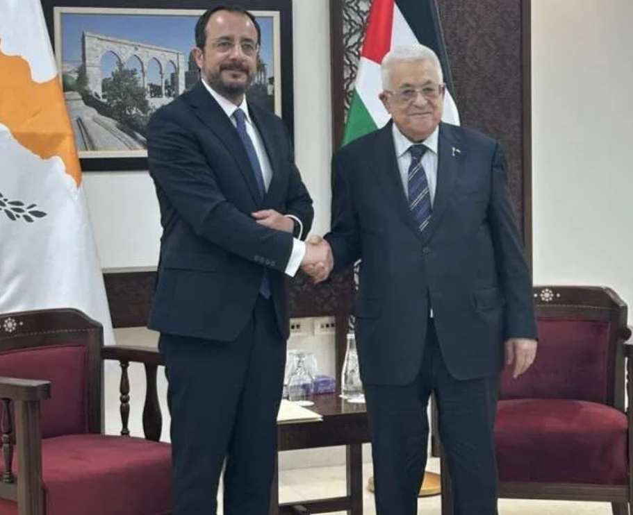Filistin Devlet Başkanı Abbas, Hristodulidis ile görüştü