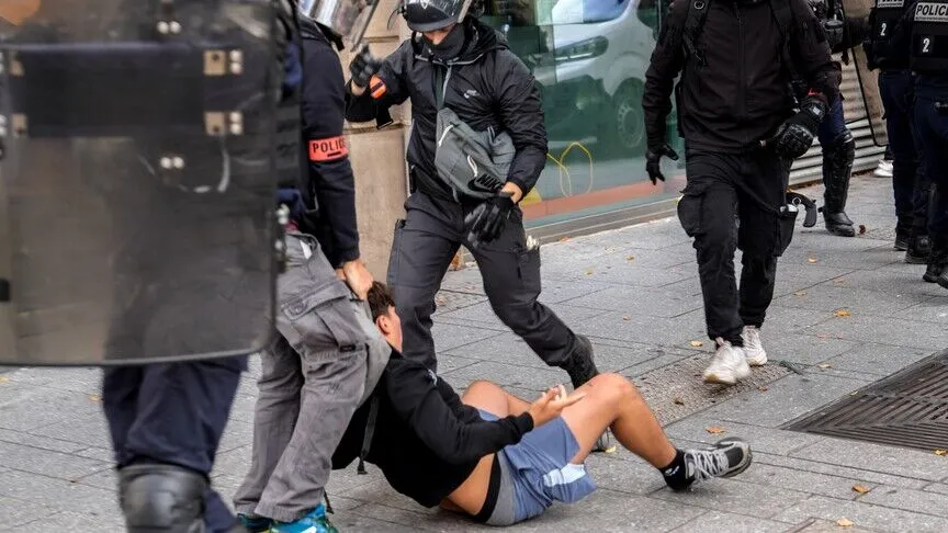 Fransa’da polis memurunun liseliye suya batırma iddiası cinayet şüphesiyle soruşturuluyor