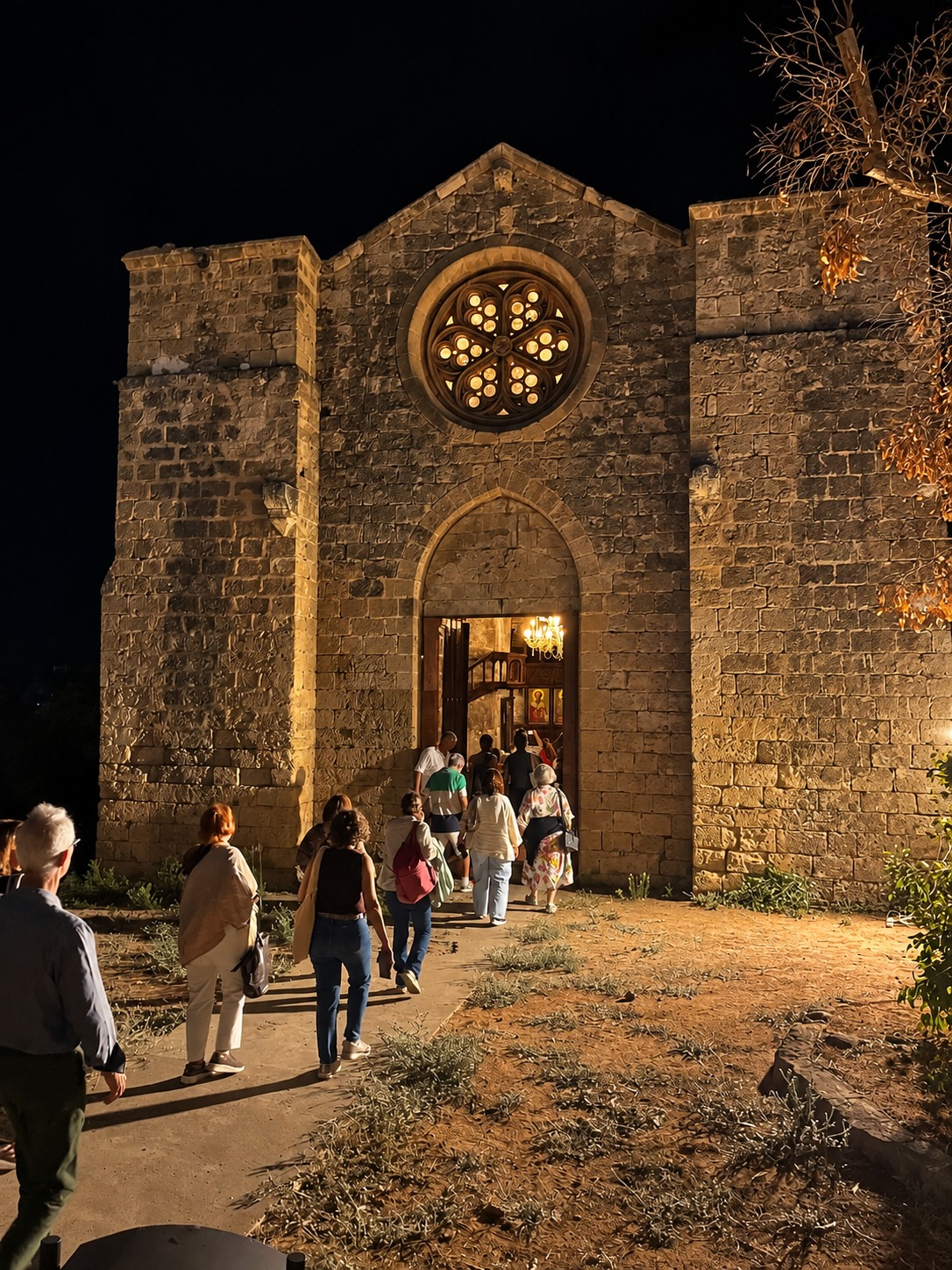 Gazimağusa’da Gece Yürüyüşleri Turist Rehberliği ile Buluştu