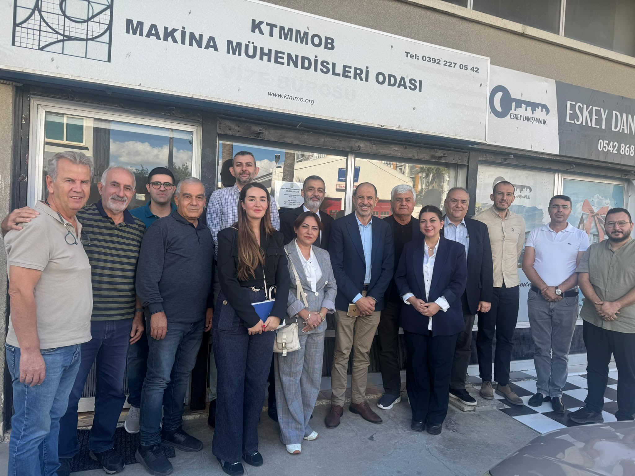Halkın Partisi Lideri Özersay, Makina Mühendisleri Odası'nı ziyaret etti