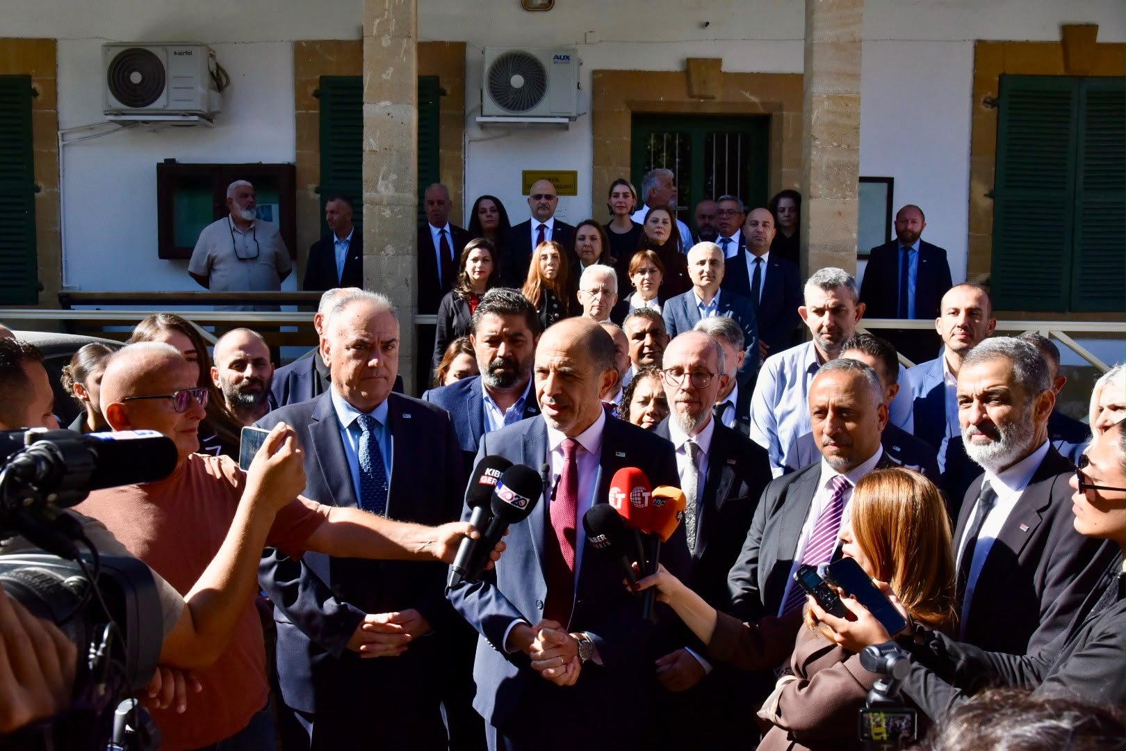 Halkın Partisi milletvekili adaylarının başvurusunu YSK'ya yaptı