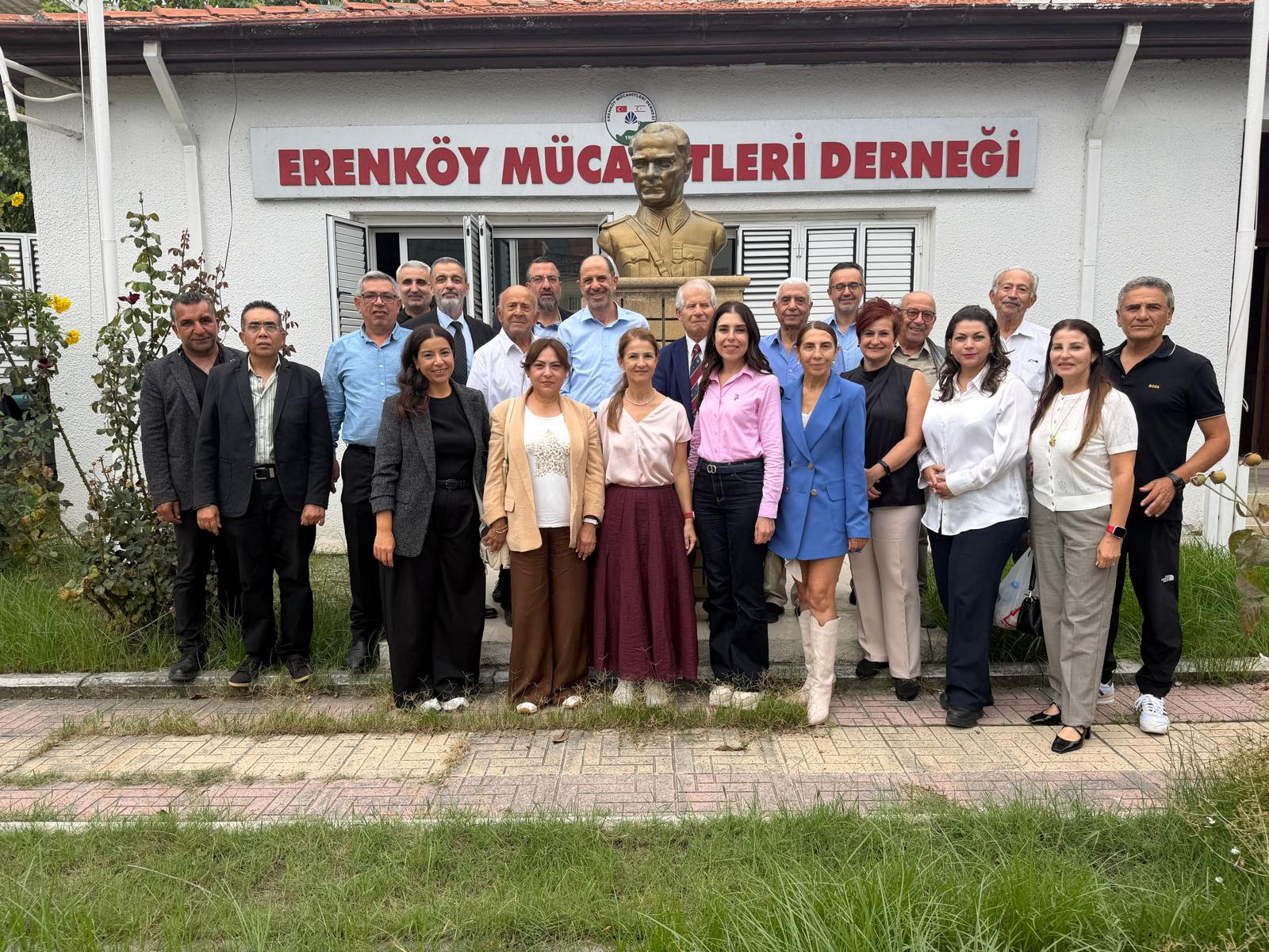 HP Genel Başkanı Özersay, Erenköy Mücahitleri Derneği'ni ziyaret etti