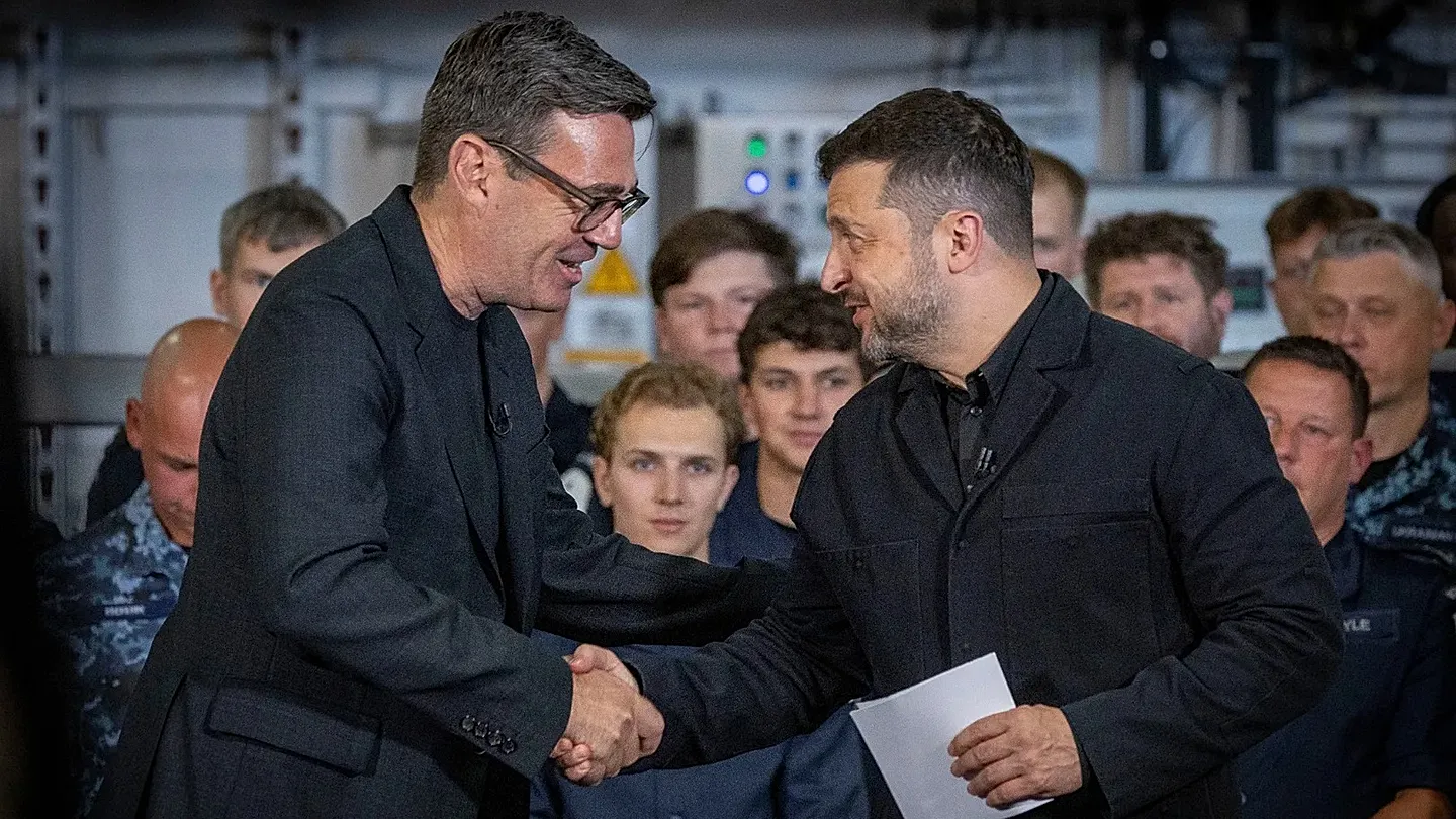 İngiltere Liderleri Burnham ve Miliband, Ukrayna Desteğinin Süreceğini Vurguladı