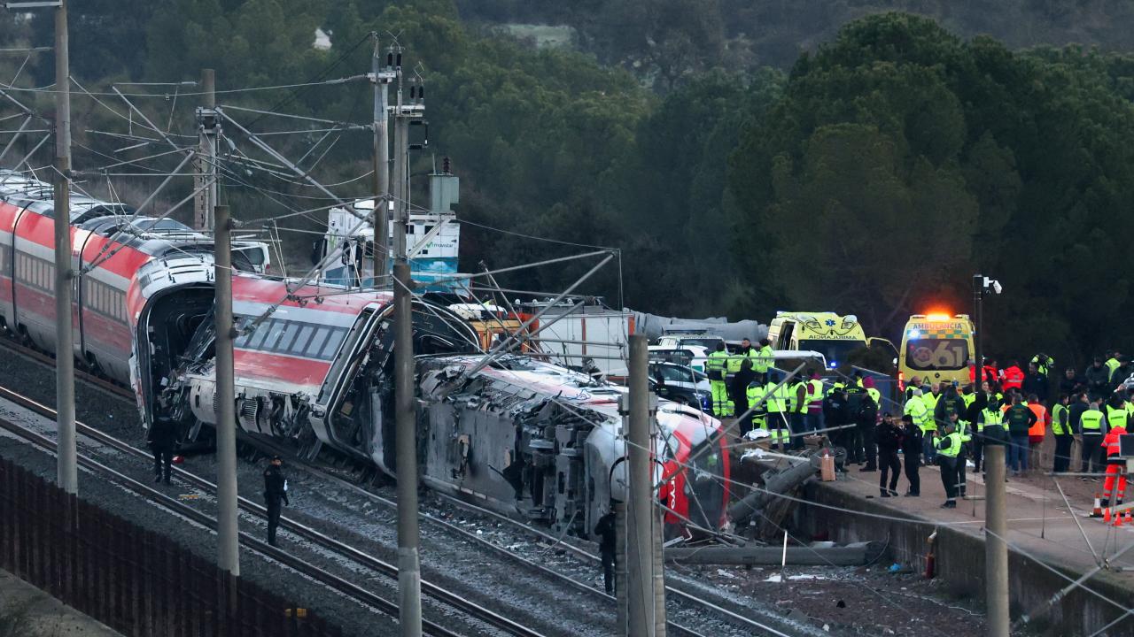 İspanya'da iki hızlı tren çarpıştı, ölü ve yaralılar var