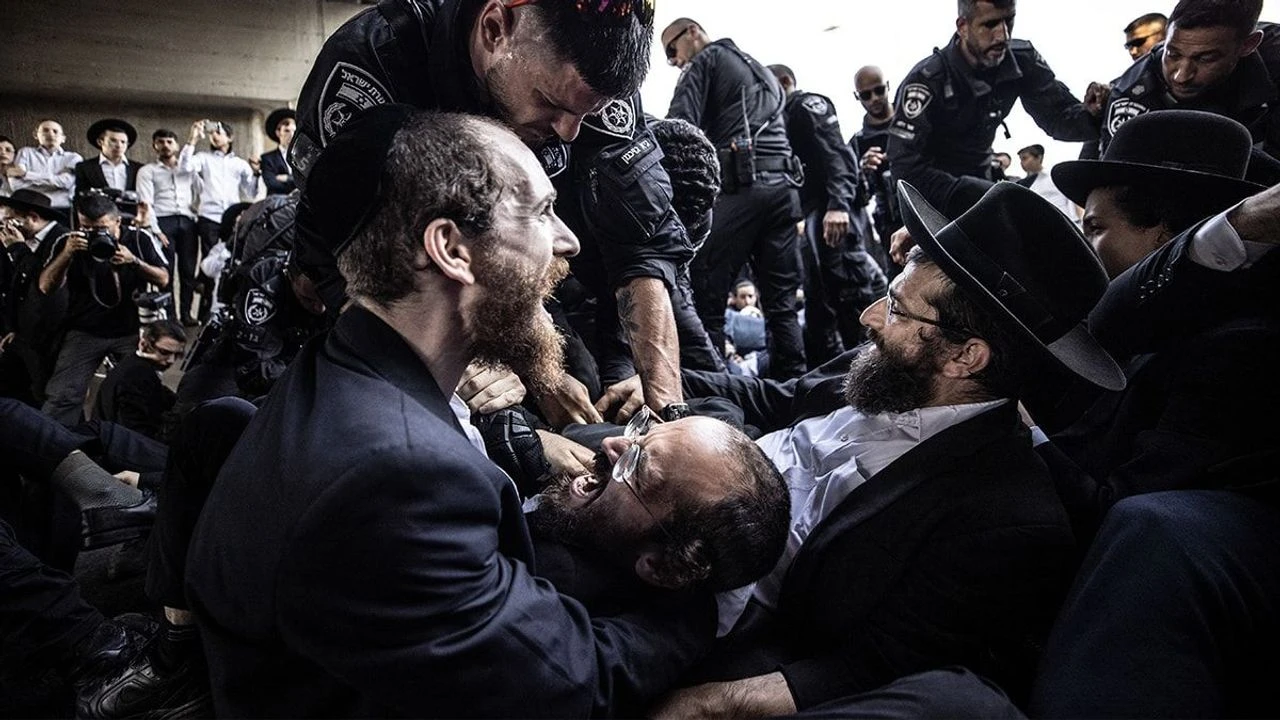 İsrail polisinin Haredi protestosuna sert müdahalesinde çok sayıda kişi yaralandı