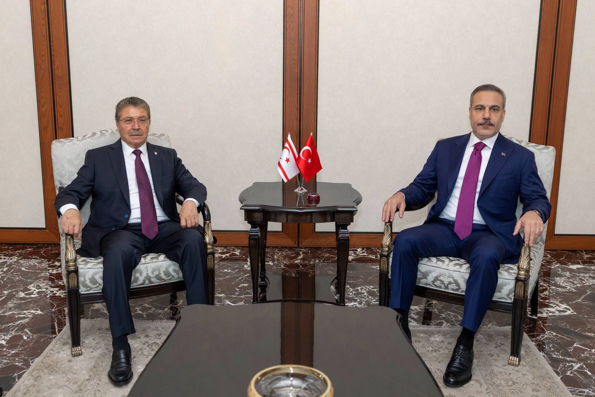 KKTC Başbakanı Ünal Üstel, Ankara'da Hakan Fidan ile görüştü