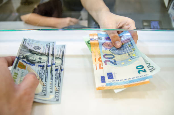 KKTC'de serbest piyasada euro, sterlin ve dolar satış fiyatları belirlendi