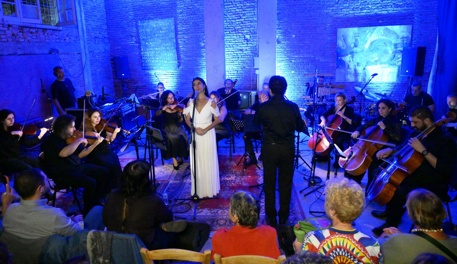 Lefkoşa Belediye Orkestrası ve Gigi Sahne Aldı: Bir Şehir, Bir Ses, Bir Gece
