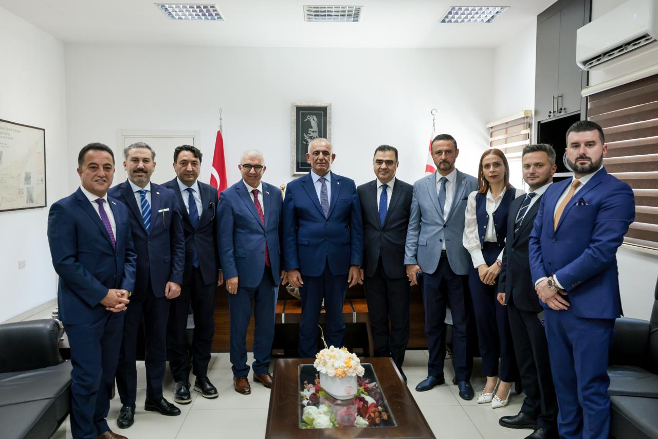 Milli Eğitim Bakanı Çavuşoğlu, Türk Kızılay heyetini ağırladı