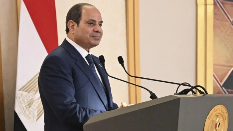 Mısır Meclisi, Sisi'ye Suudi Arabistan'ın savunmasına destek yetkisi verdi