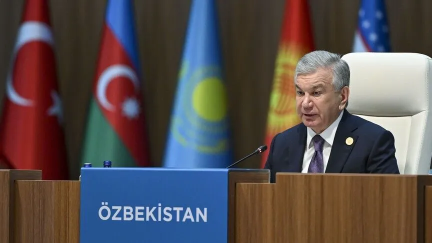 Özbekistan Cumhurbaşkanı Mirziyoyev TDT zirvesinde Türk dayanışması çağrısı yaptı