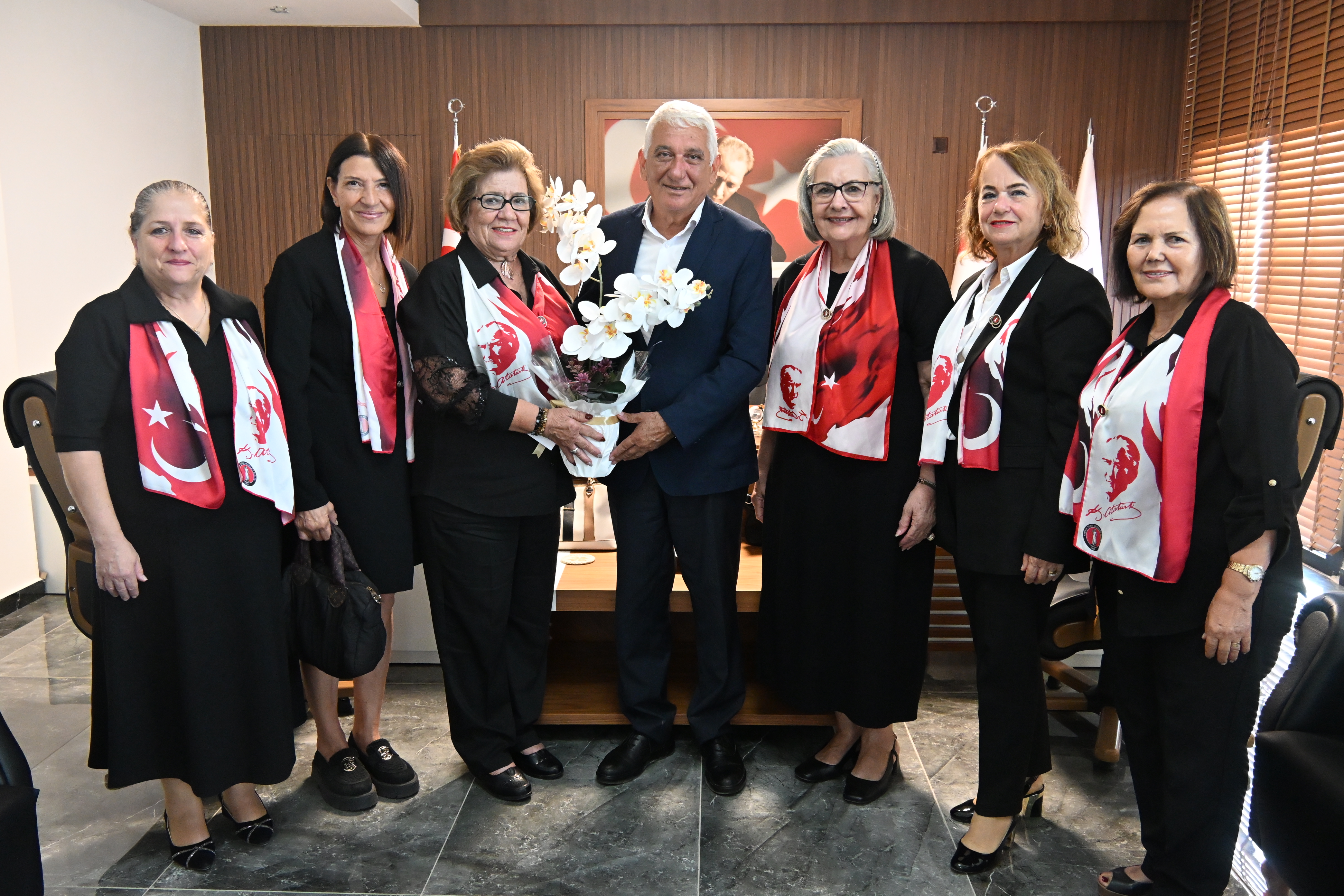 Özçınar, Kadınlar Birliği temsilcileriyle Güzelyurt projelerini değerlendirdi