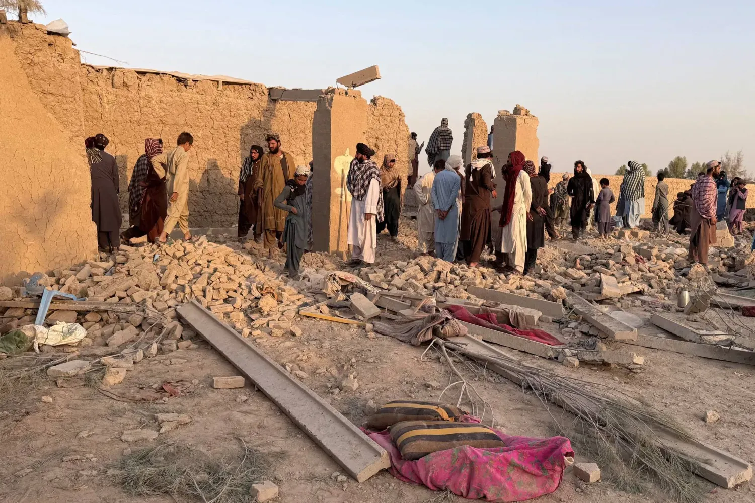 Pakistan’dan Afganistan’a Gece Yarısı Hava Saldırıları Gerçekleşti