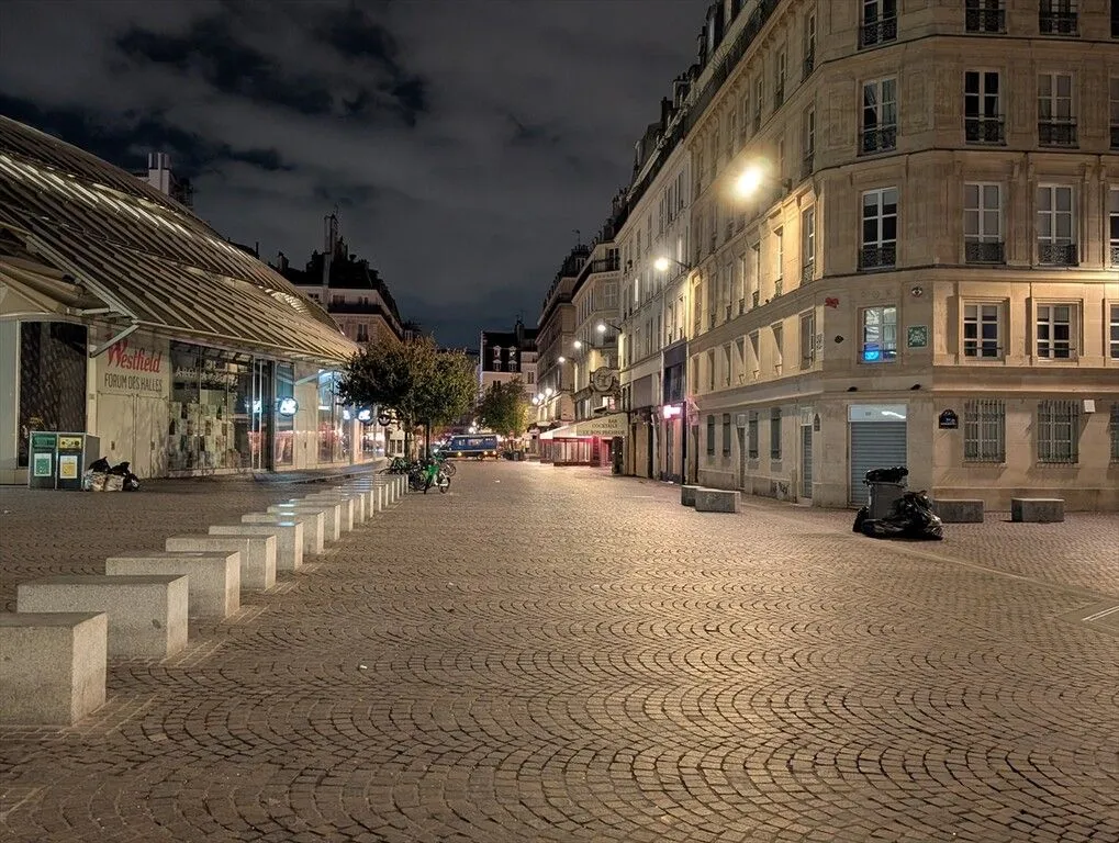 Paris'te gece kısmi sokağa çıkma yasağı kararı yargıya taşındı