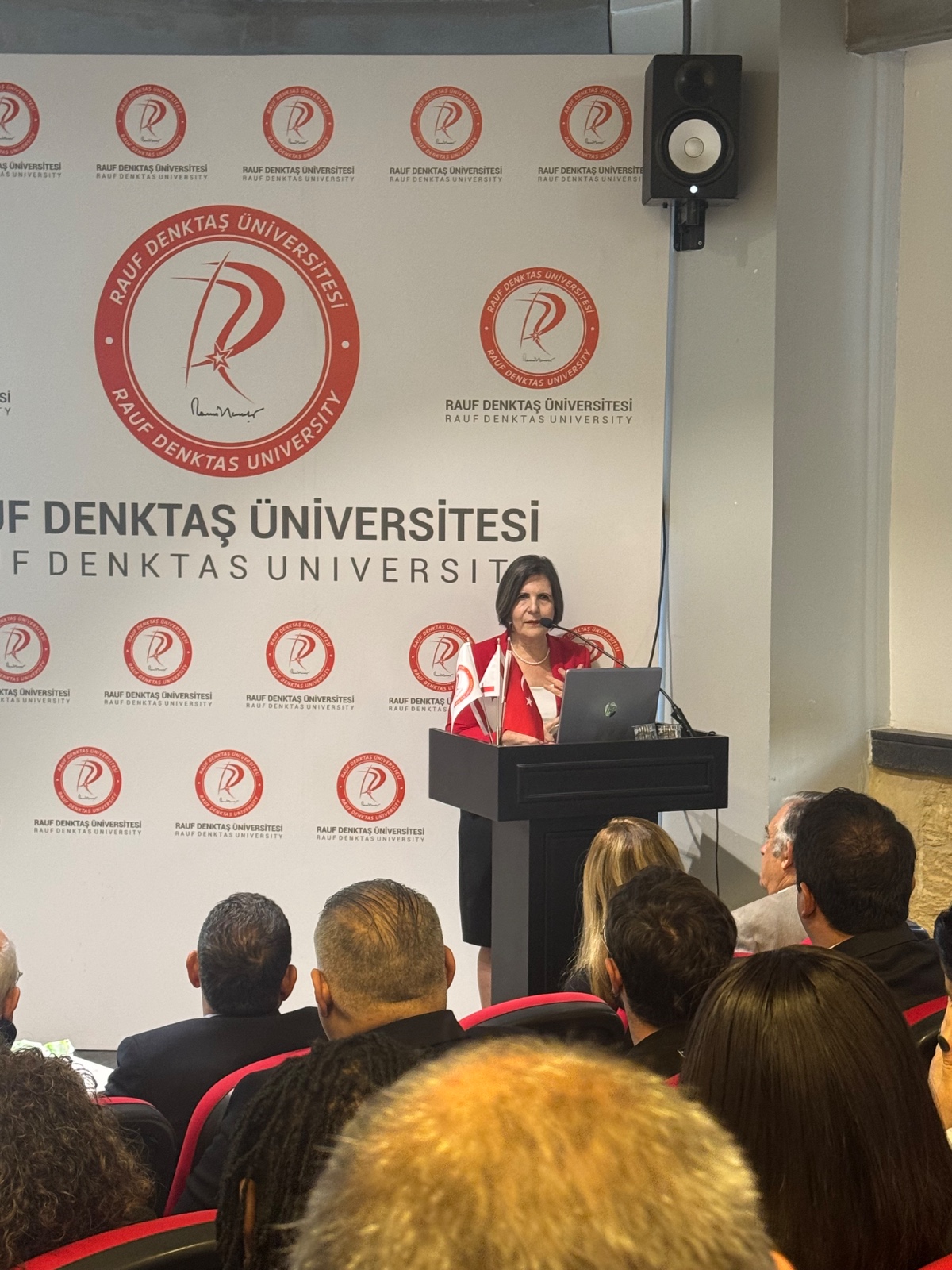 RDÜ 2026-2027 akademik yılı açılış töreninde Sibel Siber ilk dersi verdi