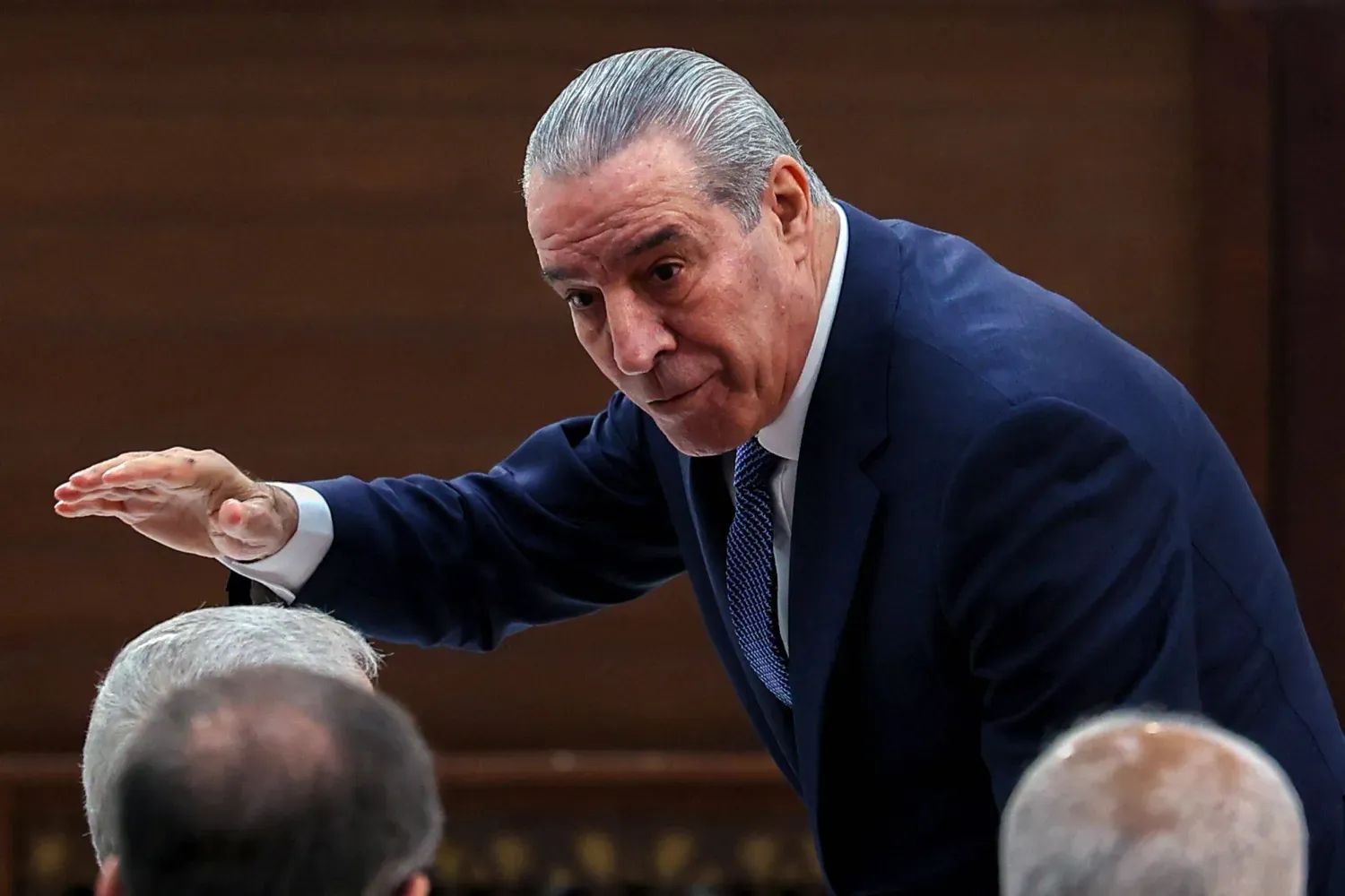 Şeyh, seçim ertelemesini İsrail'in suçlarıyla bağdaştırdı ve “vaiz” söylemine öfkelendi