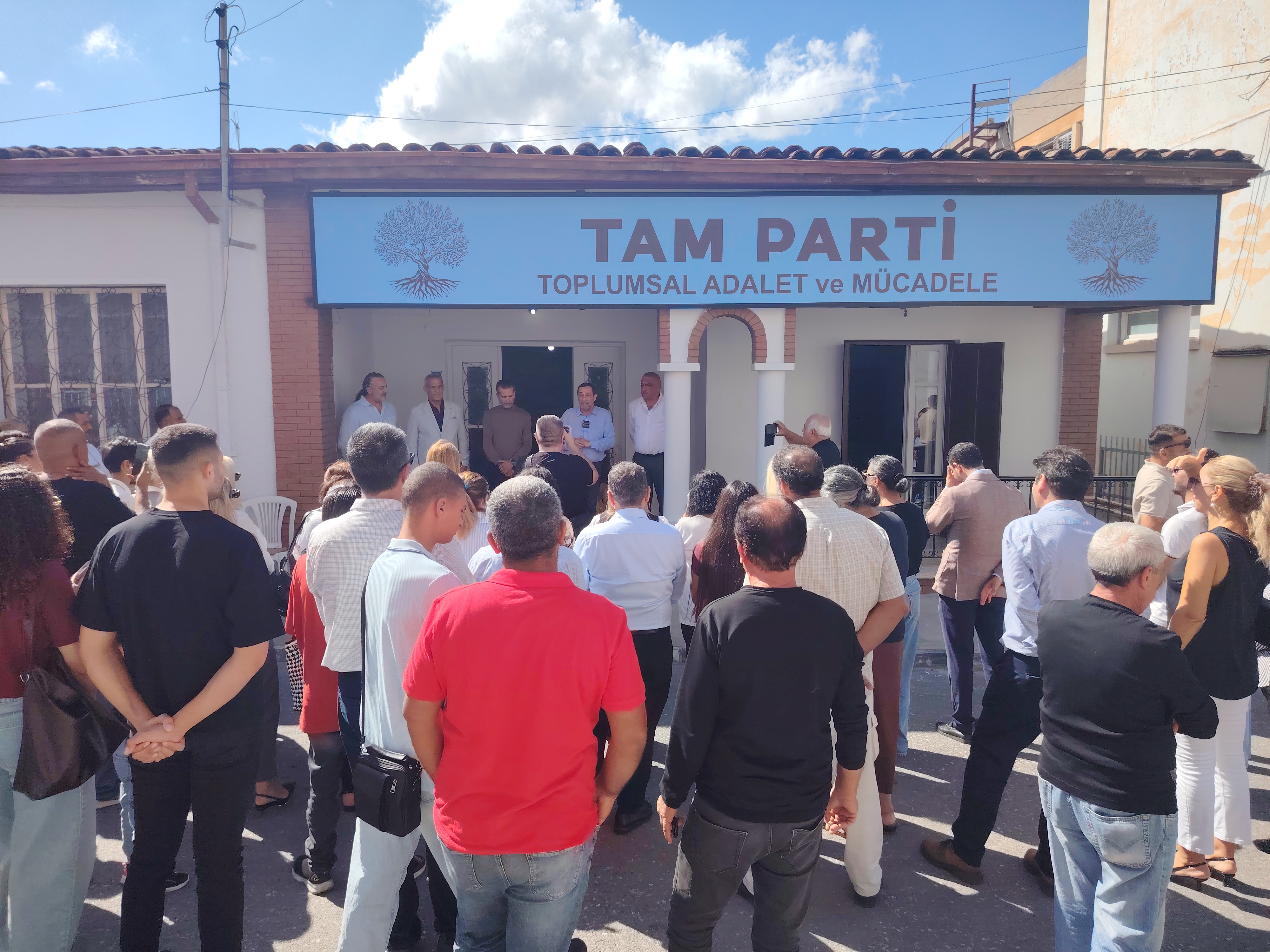 Tam Parti Güzelyurt ilçe binası törenle açıldı