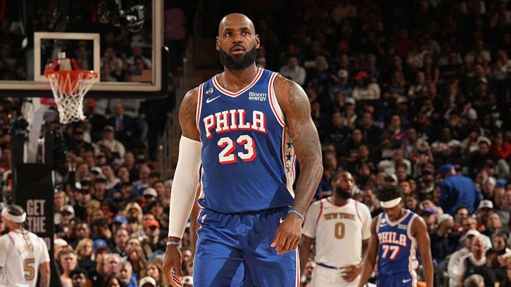 Trump, LeBron James'ten milli marş nedeniyle özür dilemesini istedi
