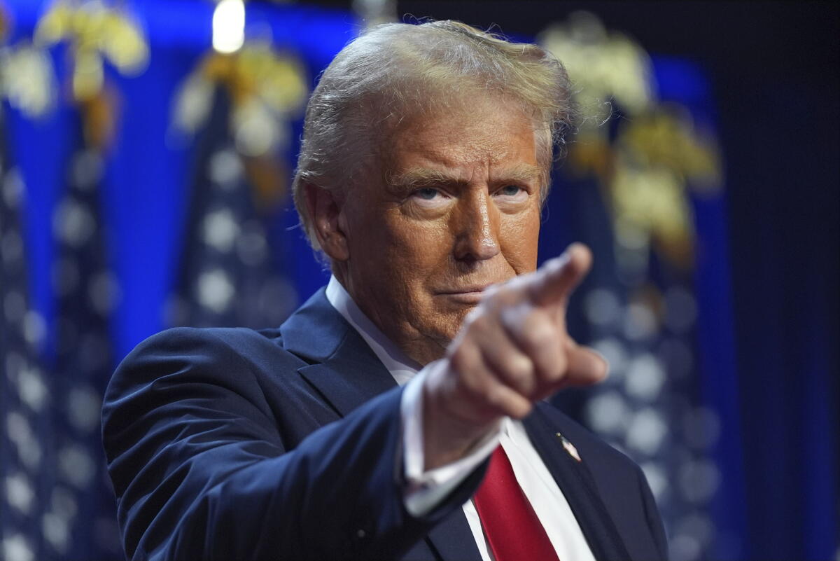 Trump, "Yapay zeka" kullananları "düşman" ilan ederek "süper zeka" terimini zorunlu kıldı