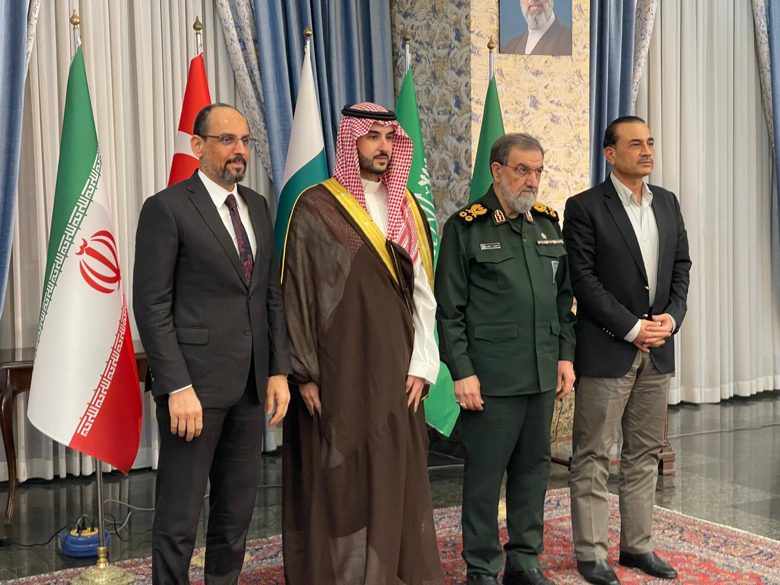 Türkiye, Suudi Arabistan, Pakistan ve İran Tahran'da bir araya geldi