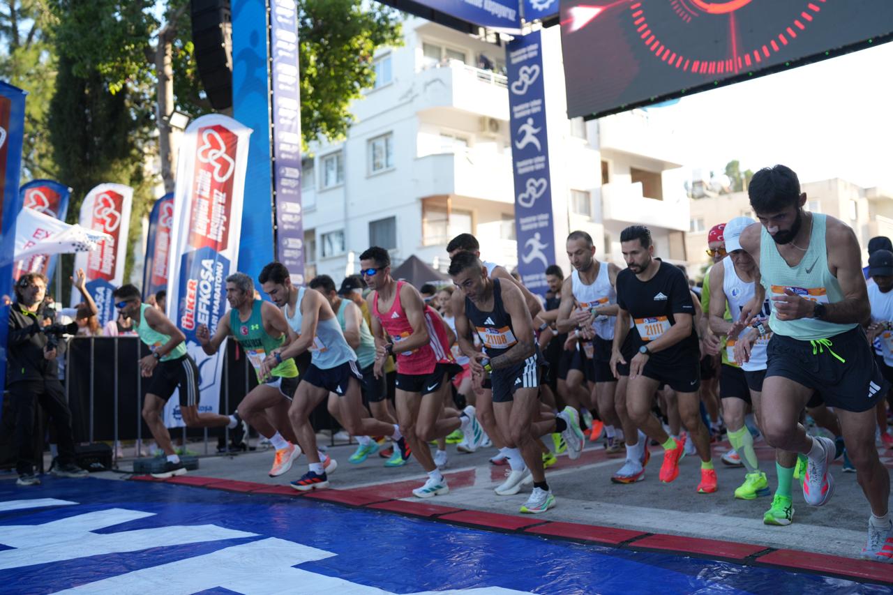 Ülker Lefkoşa Yarı Maratonu 21 kilometre koşusuyla başladı