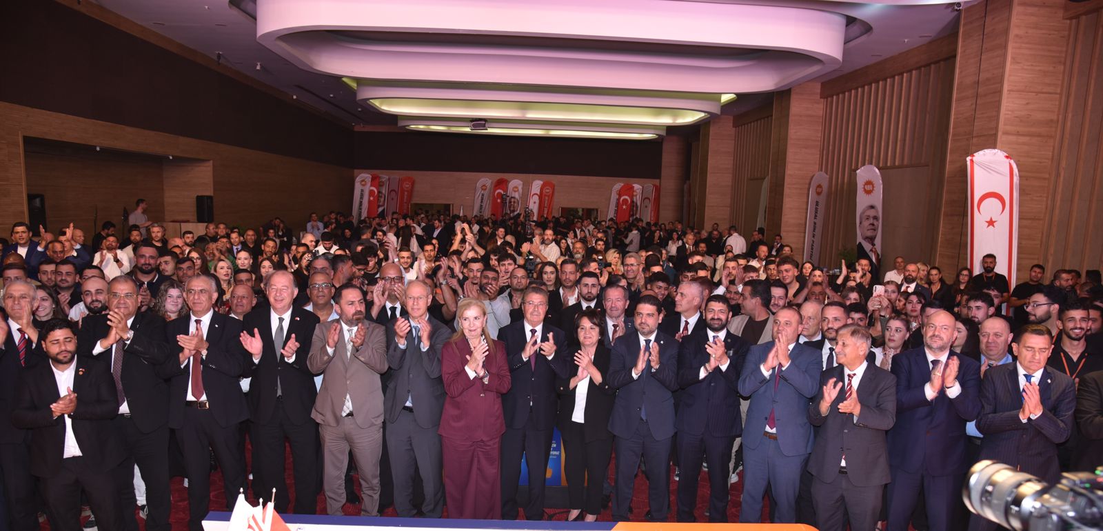 Üstel'den gençlere yönelik 10 maddelik destek paketi: Harç, konut, evlilik ve teknoloji desteği