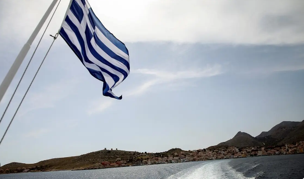Yunanistan'da liman ve denizcilik çalışanları savaşa karşı 24 saatlik grev yaptı