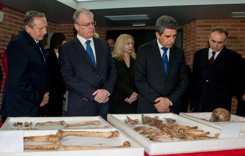 Bulgaristan‑Yunanistan tarihî bir buluşta Çar Samuil’in naaşını Bulgaristan’a getiriyor
