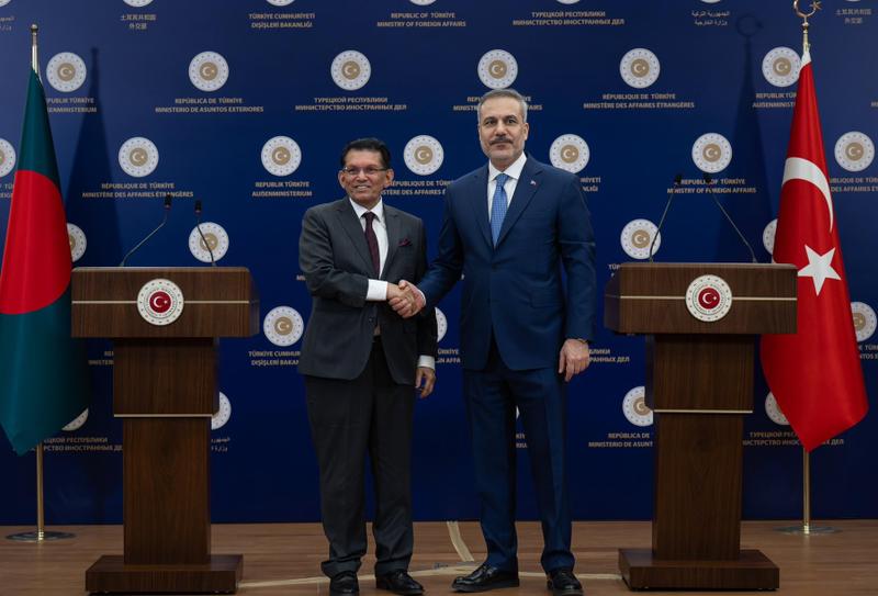 Dışişleri Bakanı Fidan, BM Genel Kurul Başkanı Rahman ve ABD Büyükelçisini Türkevi'nde karşıladı